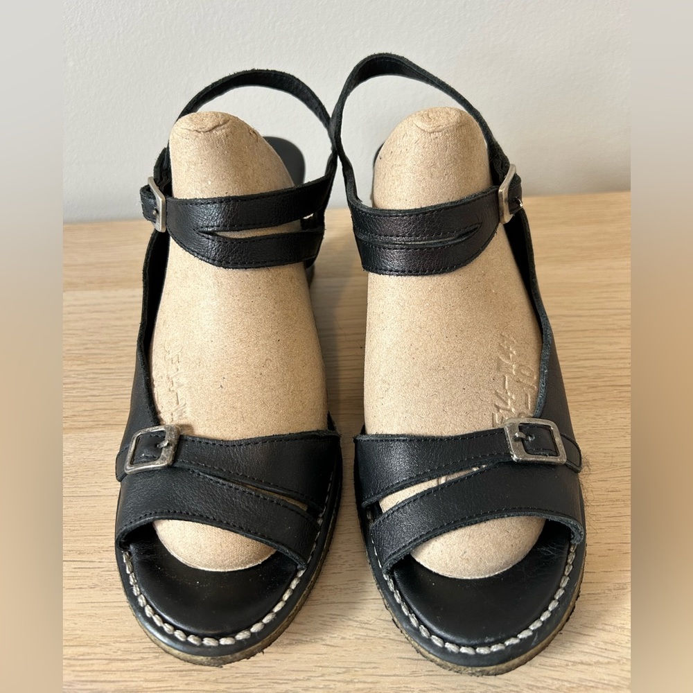 Arche Women’s Wedge Sandals Leather Size 8.5. Made in France. Elegant & Timeless